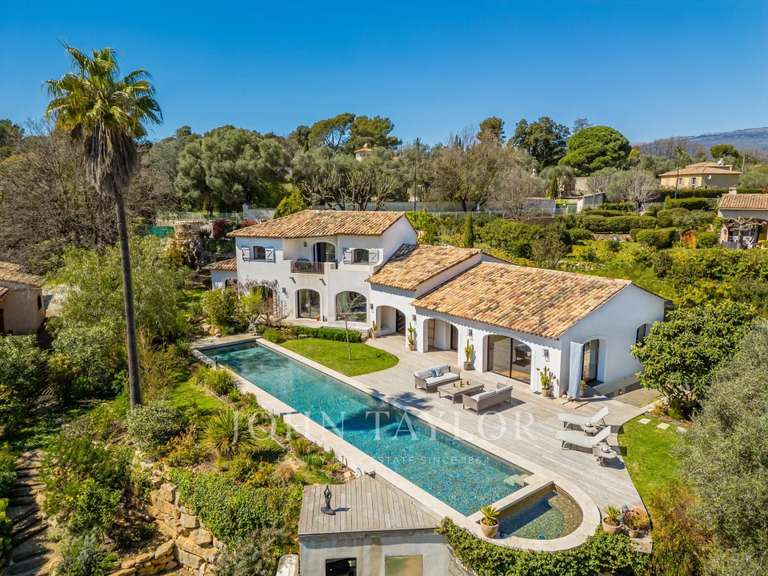 Villa Valbonne - 4 bedrooms - 338m²