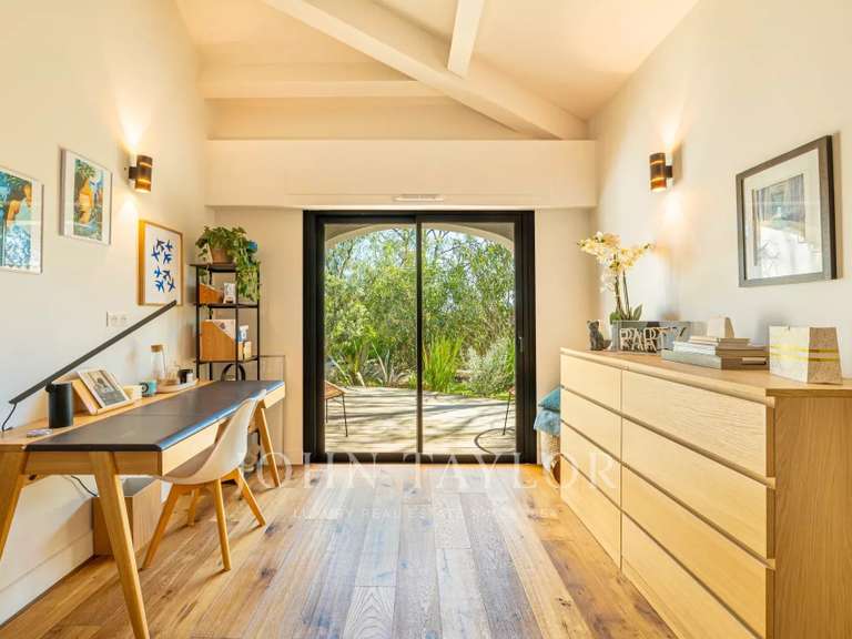 Villa Valbonne - 4 bedrooms - 338m²