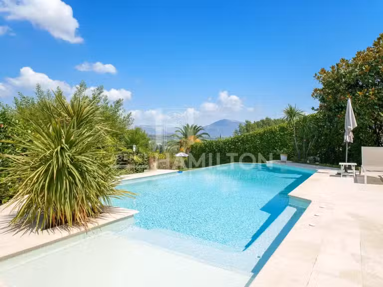 Villa Valbonne - 4 chambres - 204m²