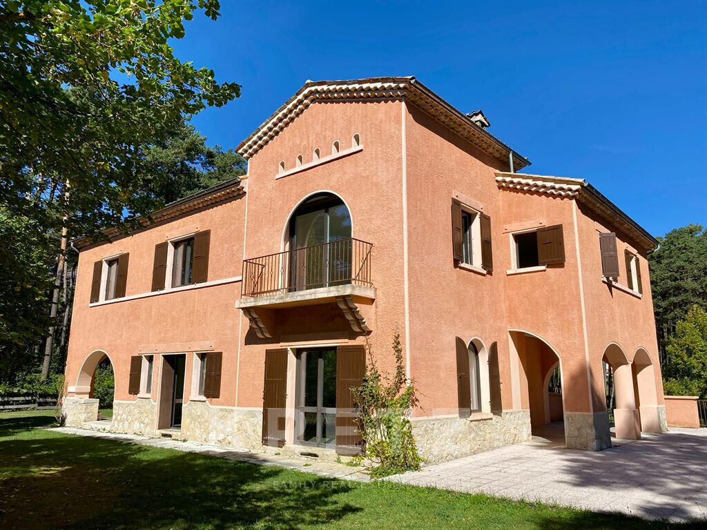 House Valderoure