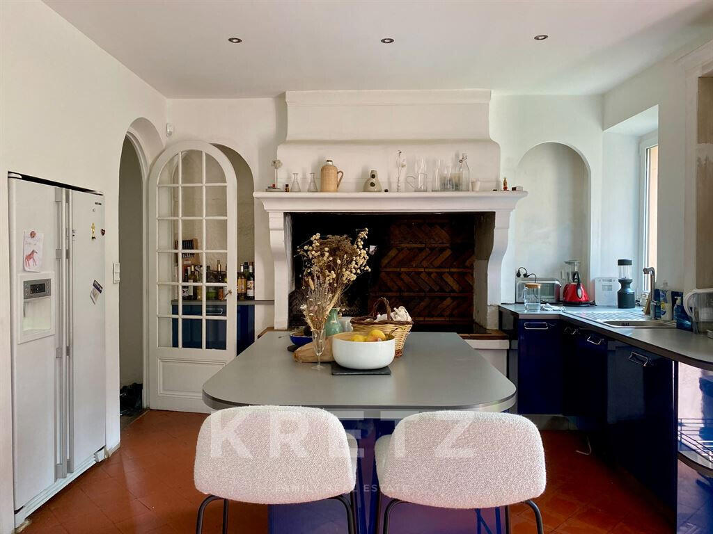 House Valderoure