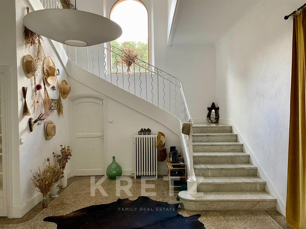 House Valderoure