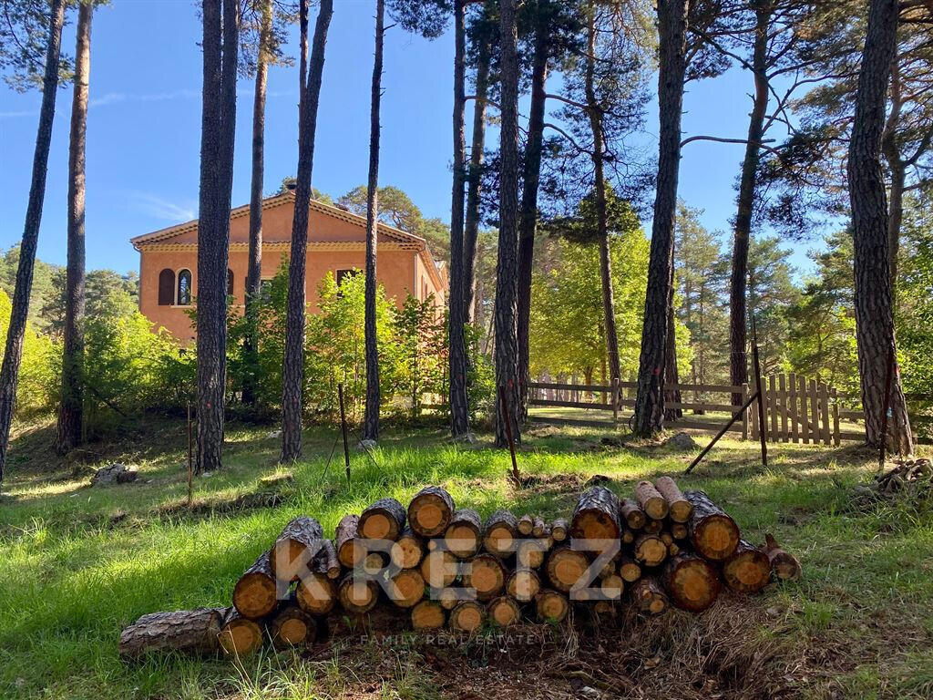 House Valderoure