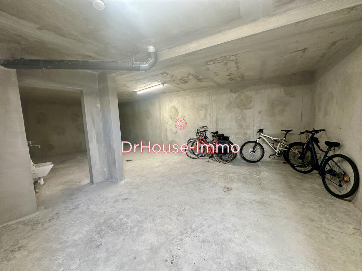 Apartment Valence