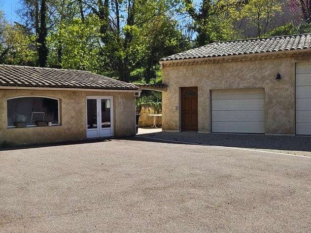 Maison Valence - 5 chambres - 205m²