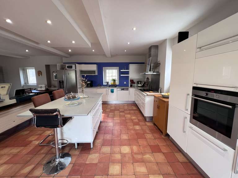 Propriété Valence - 6 chambres - 270m²