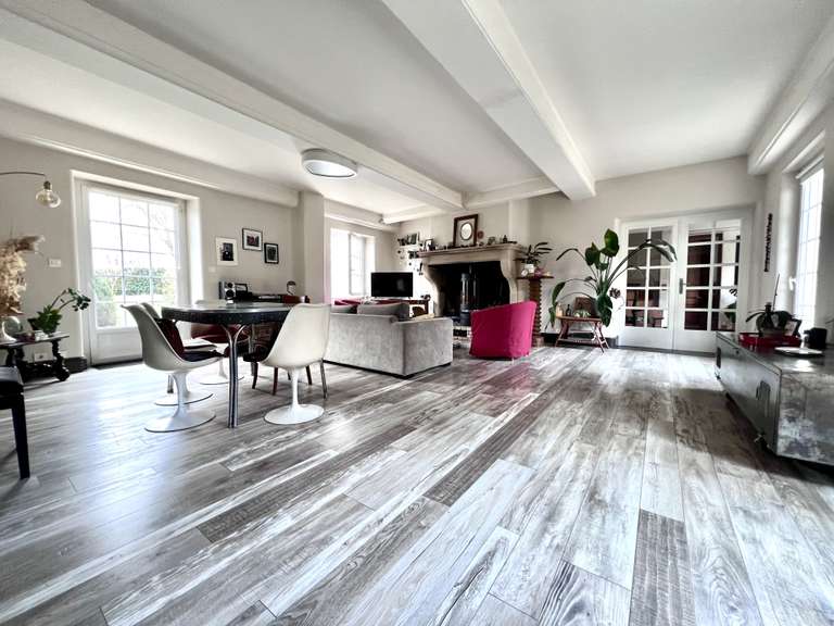 Propriété Valence - 6 chambres - 270m²