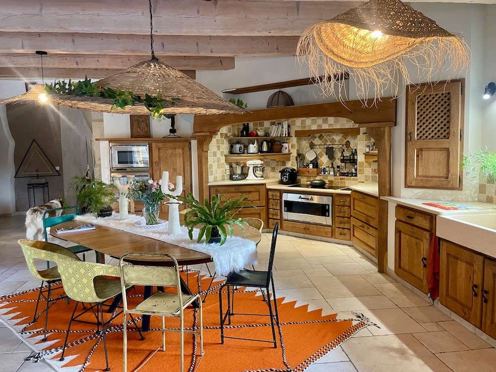 Equestrian property Valence