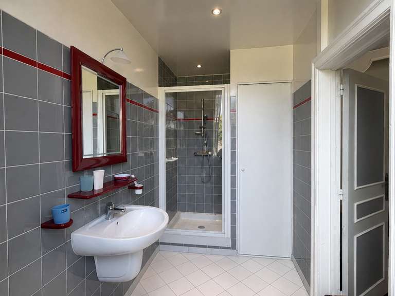 Maison Valence - 4 chambres - 205m²