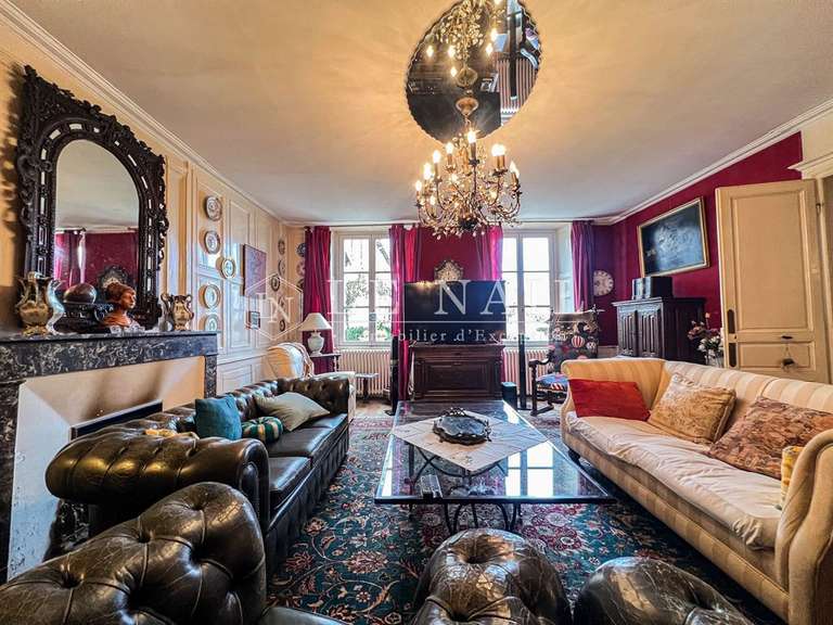 Maison Valence-en-Poitou - 8 chambres - 633m²