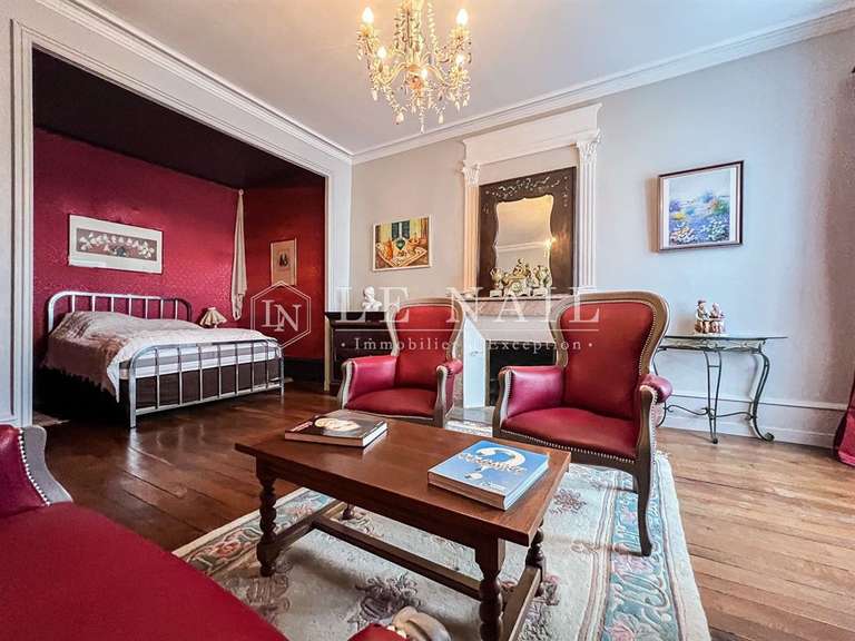 Maison Valence-en-Poitou - 8 chambres - 633m²