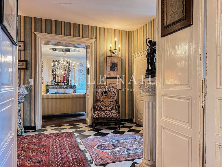 Maison Valence-en-Poitou - 8 chambres - 633m²