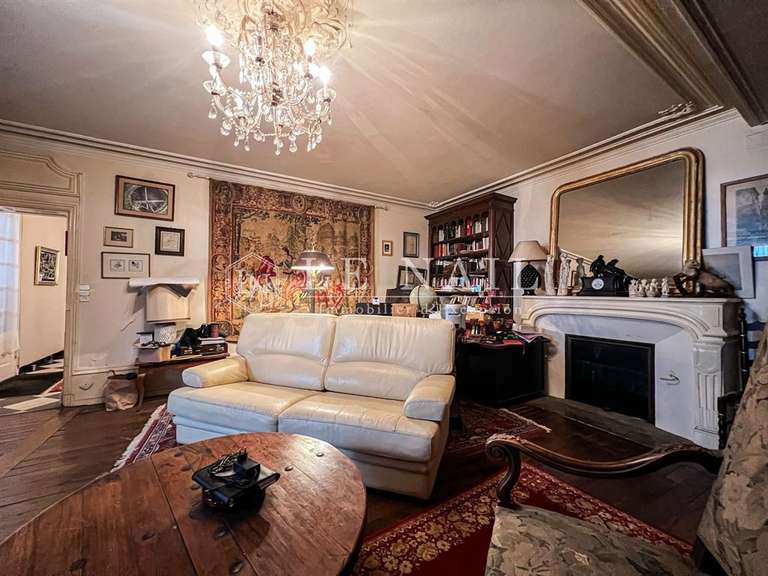 Maison Valence-en-Poitou - 8 chambres - 633m²