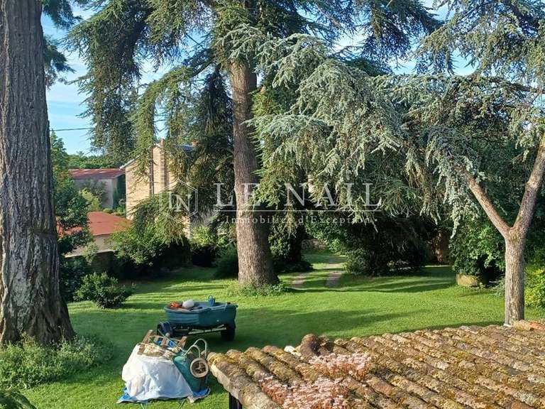 Maison Valence-en-Poitou - 8 chambres - 633m²