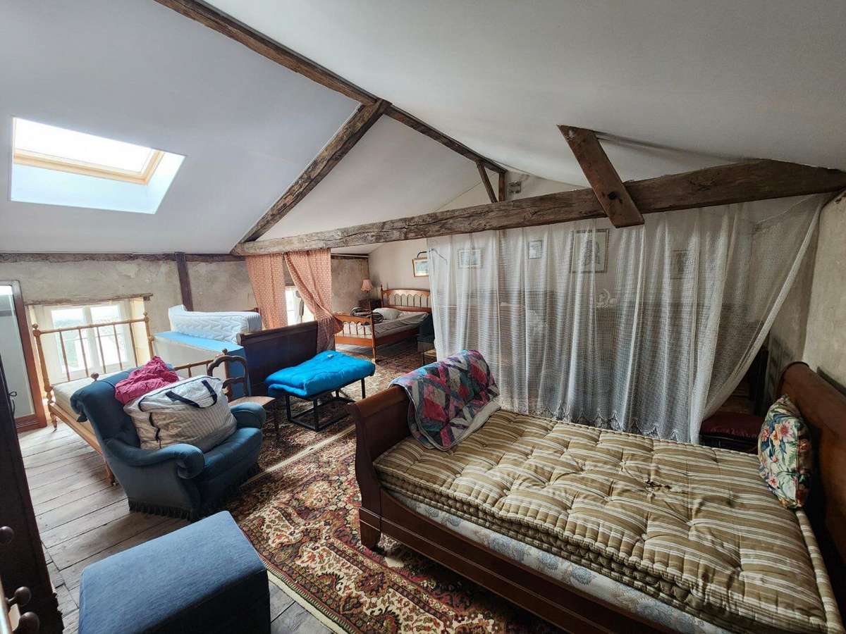 House Valence-en-Poitou