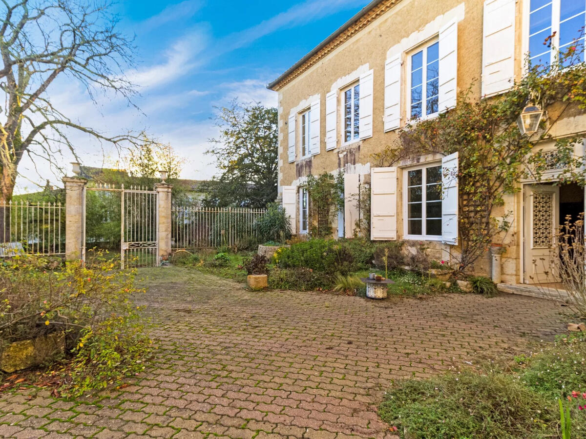 House Valence-sur-Baïse