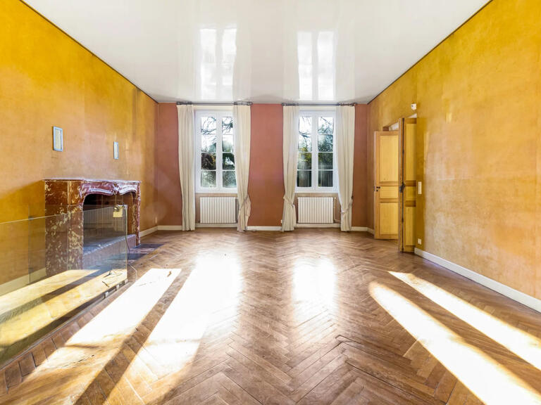 House Valence-sur-Baïse - 480m²