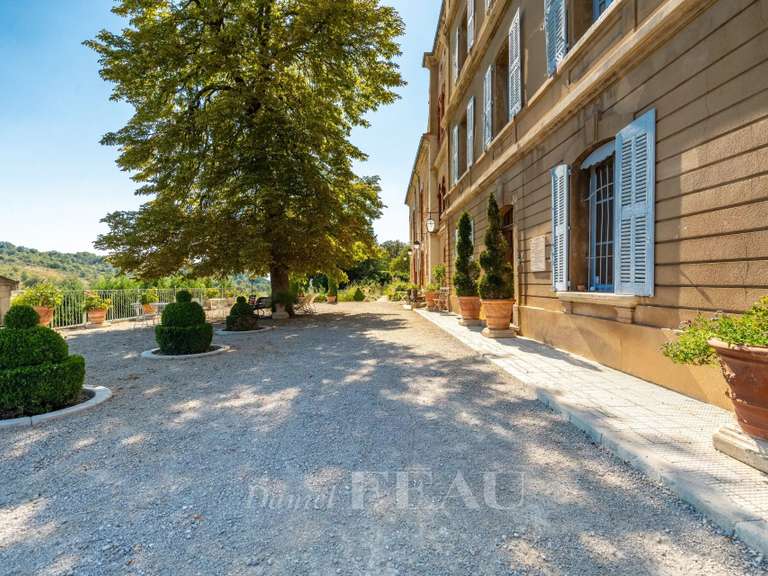 Château Valensole - 14 chambres - 1016m²