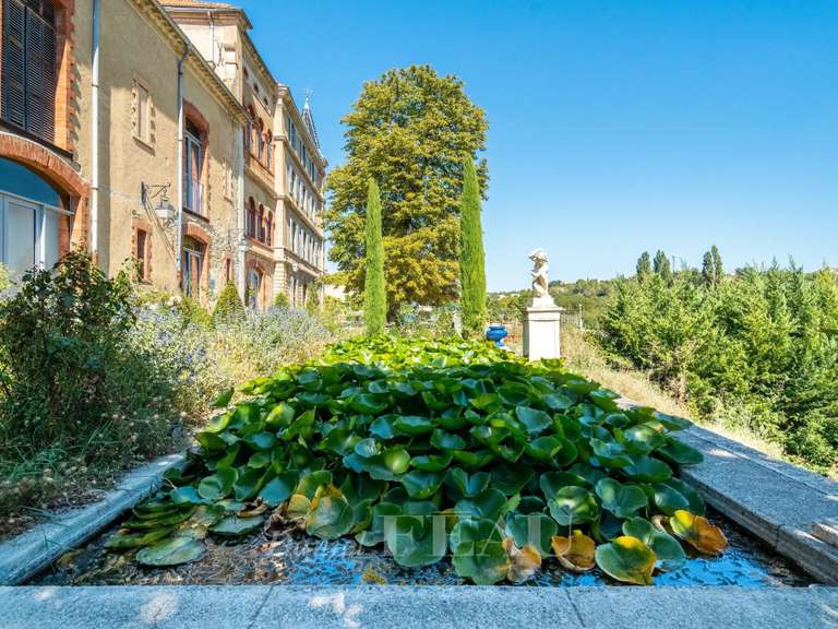 Château Valensole - 14 chambres - 1016m²