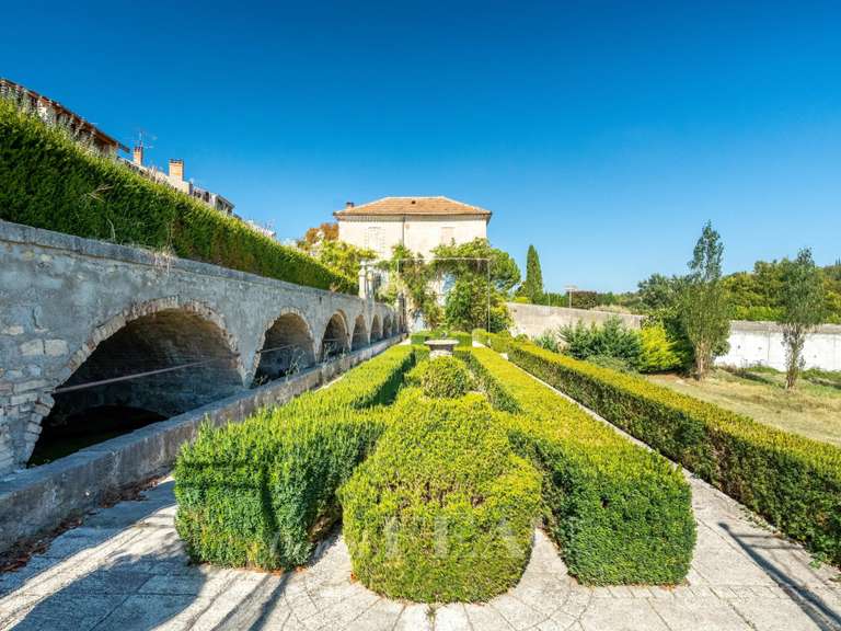 Château Valensole - 14 chambres - 1016m²
