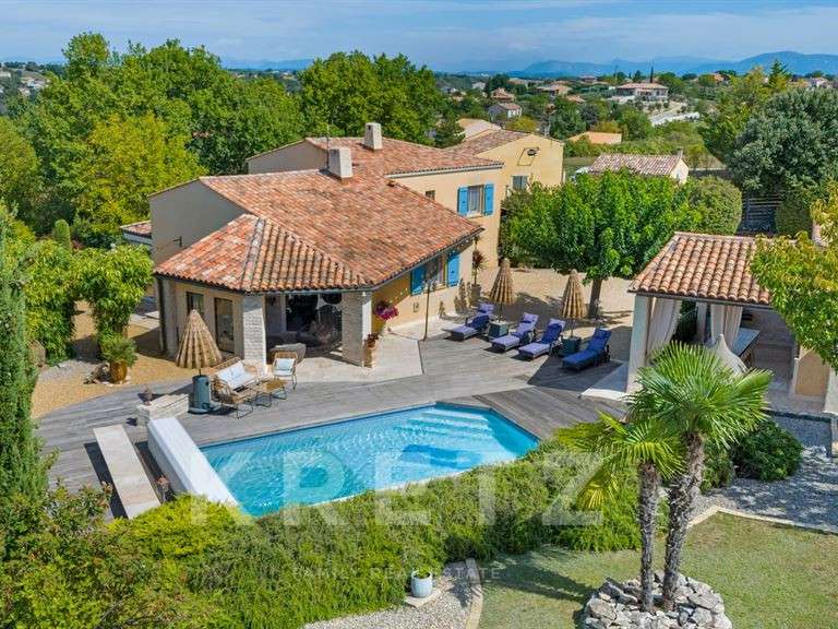 Maison Valensole - 4 chambres - 160m²