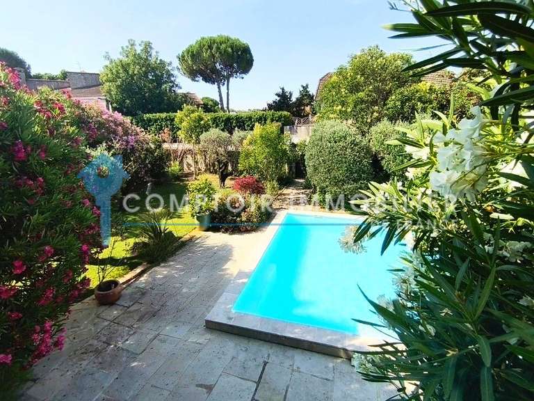 House Vallabrègues - 4 bedrooms - 170m²