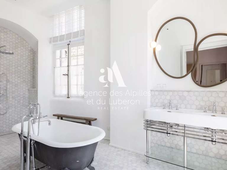 House Vallabrègues - 11 bedrooms - 1100m²