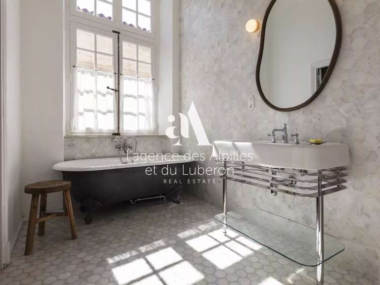 House Vallabrègues - 11 bedrooms - 1100m²