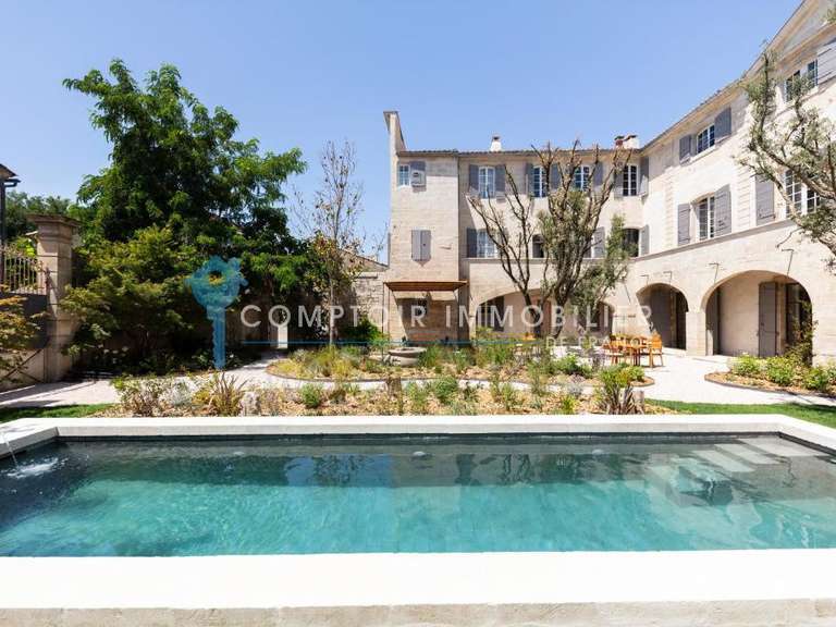 Maison Vallabrègues - 11 chambres - 1167m²