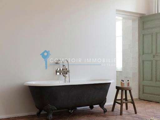 Maison Vallabrègues - 11 chambres - 1167m²