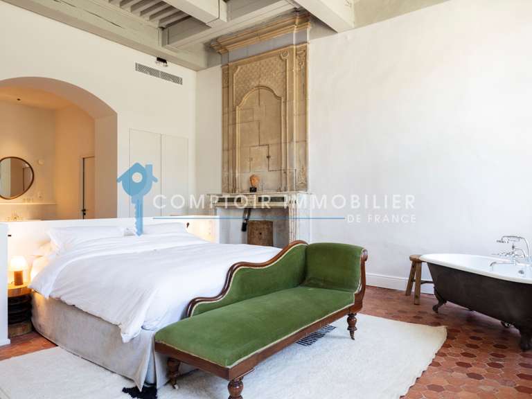 Maison Vallabrègues - 11 chambres - 1167m²