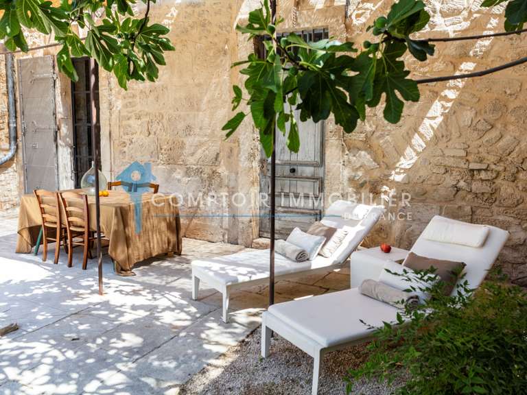 Maison Vallabrègues - 11 chambres - 1167m²