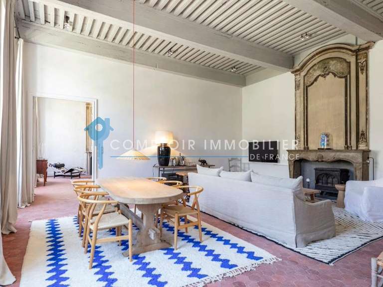 Maison Vallabrègues - 11 chambres - 1167m²