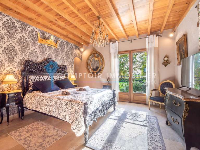Maison Vallabrègues - 7 chambres - 400m²