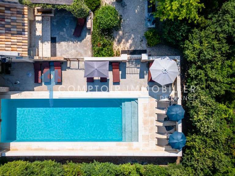 Maison Vallabrègues - 7 chambres - 400m²