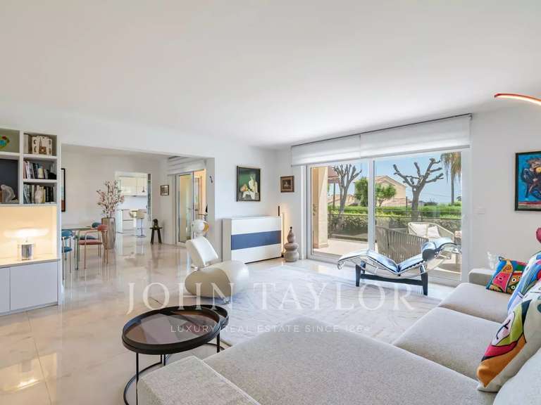 Apartment Vallauris - 4 bedrooms - 212m²