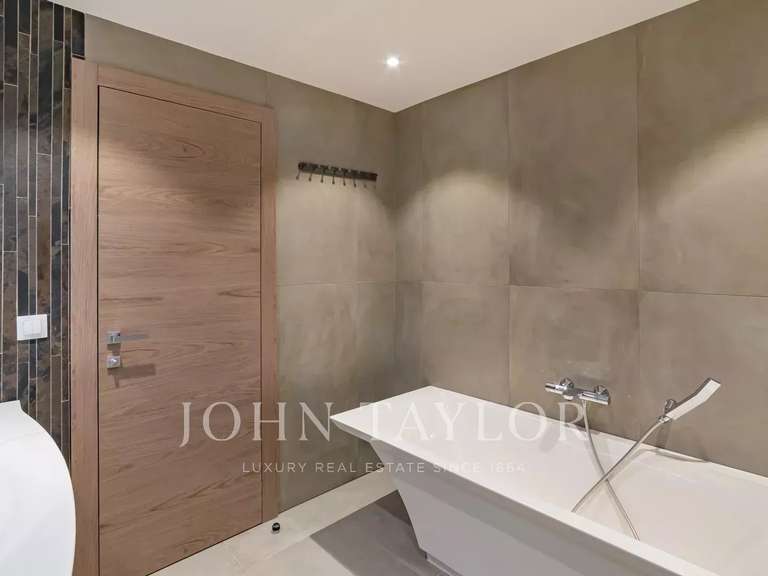 Apartment Vallauris - 4 bedrooms - 212m²