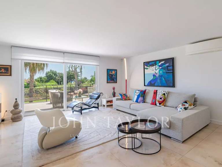 Apartment Vallauris - 4 bedrooms - 212m²