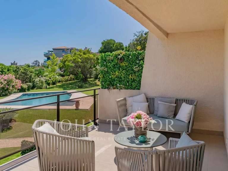 Apartment Vallauris - 4 bedrooms - 212m²
