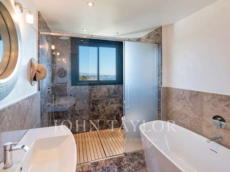 Appartement Vallauris - 2 chambres - 121m²