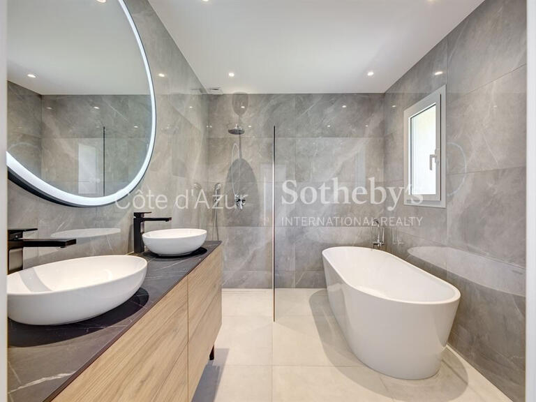 Maison Vallauris - 5 chambres - 161m²