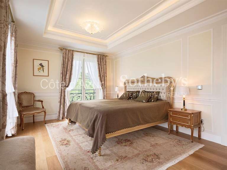 Maison Vallauris - 7 chambres - 965m²