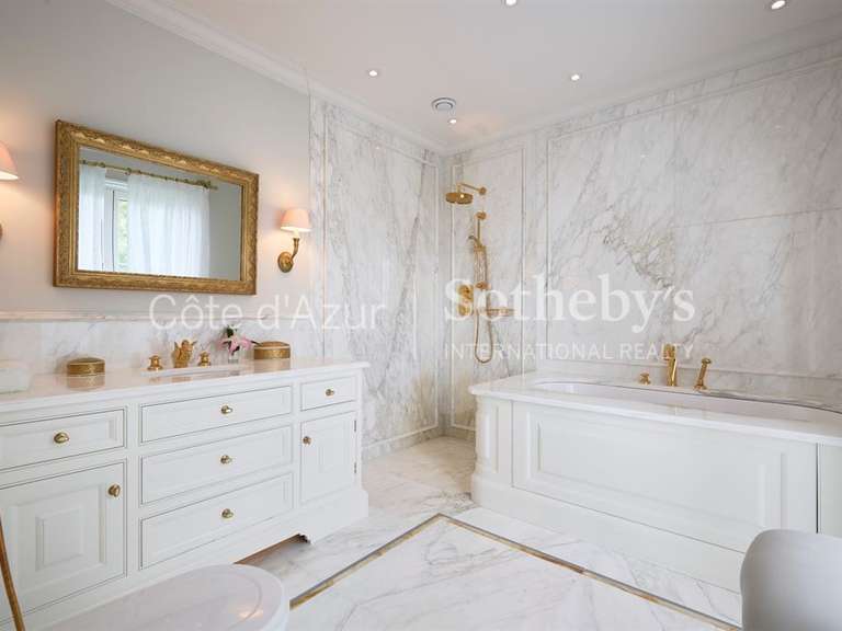 Maison Vallauris - 7 chambres - 965m²