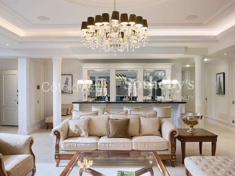 Maison Vallauris - 7 chambres - 965m²