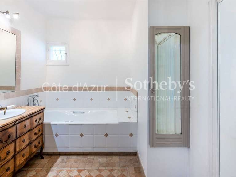 Maison Vallauris - 5 chambres - 250m²