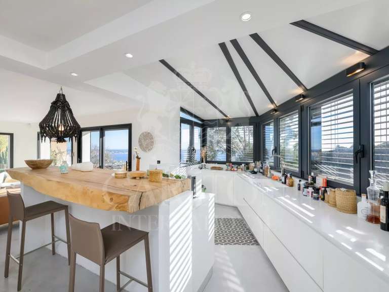 Maison Vallauris - 5 chambres - 205m²