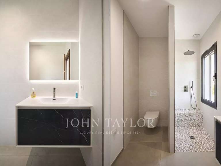 Maison Vallauris - 5 chambres - 309m²