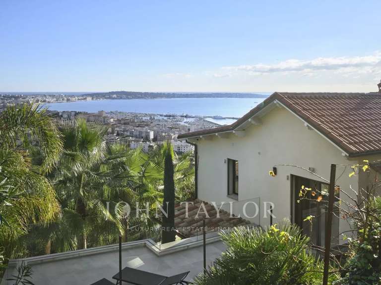 Maison Vallauris - 5 chambres - 309m²