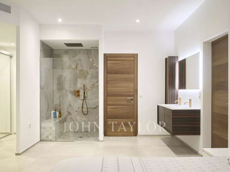 Maison Vallauris - 5 chambres - 309m²