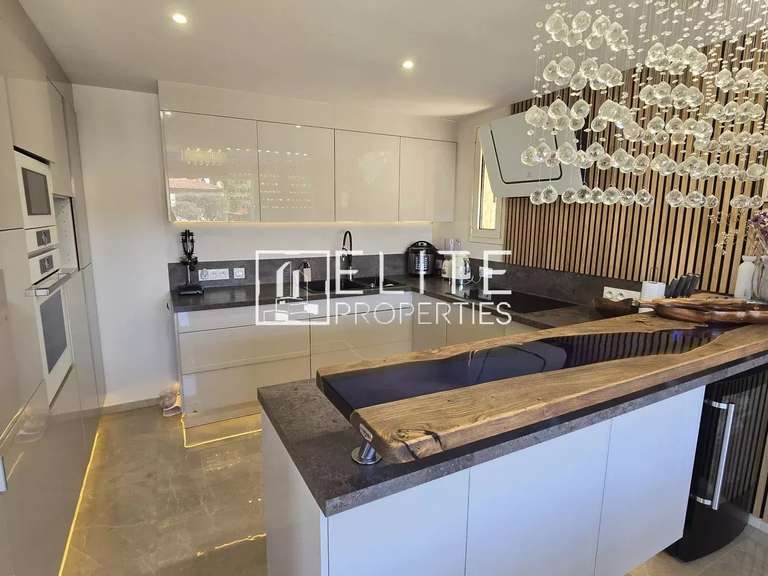 Maison Vallauris - 8 chambres - 360m²